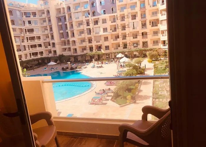 فلورنزا خمسين Hurghada
